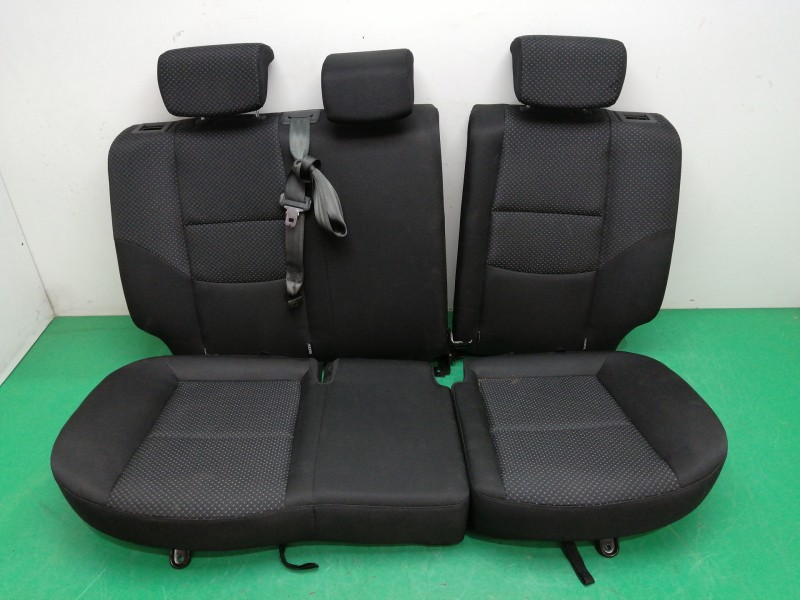 Recambio de asientos traseros para hyundai i30 1.4 cat referencia OEM IAM   