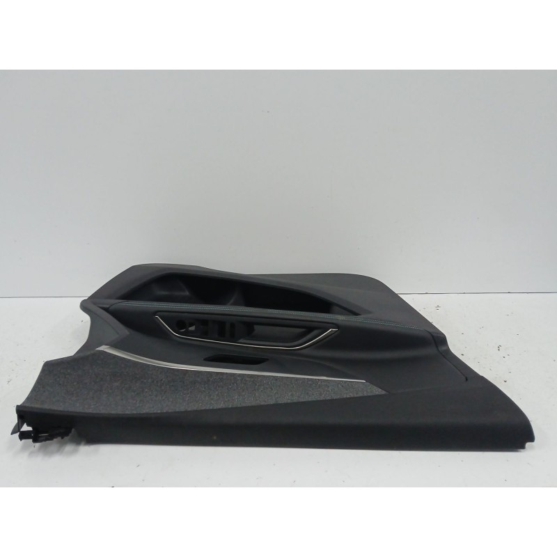 GUARNECIDO PUERTA DELANTERA IZQUIERDA