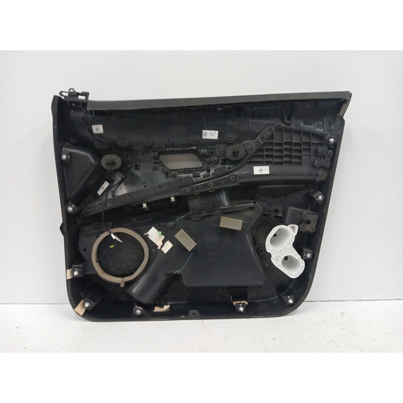 GUARNECIDO PUERTA DELANTERA IZQUIERDA