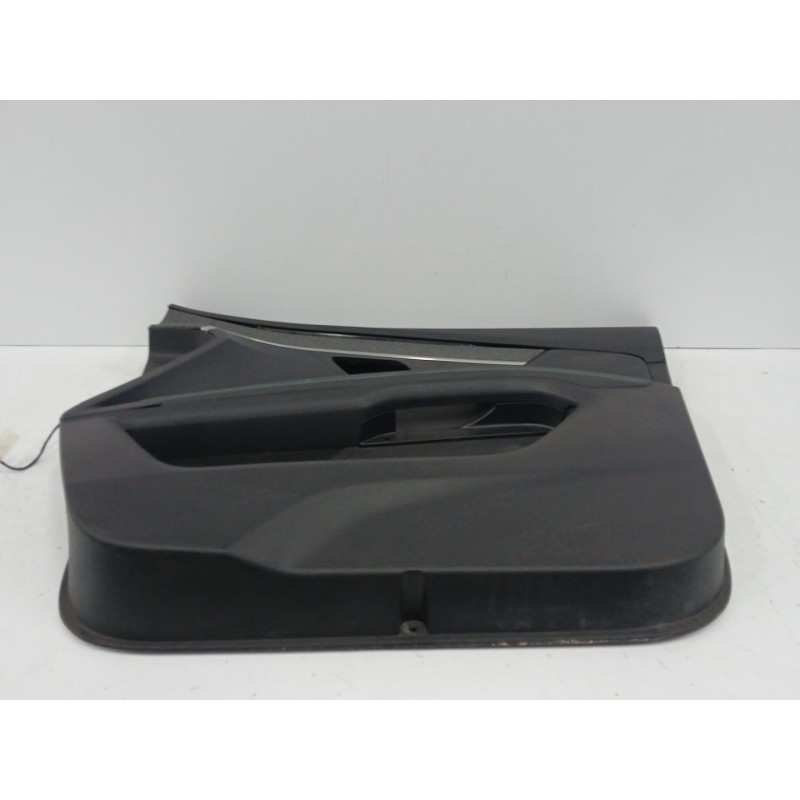 GUARNECIDO PUERTA DELANTERA DERECHA