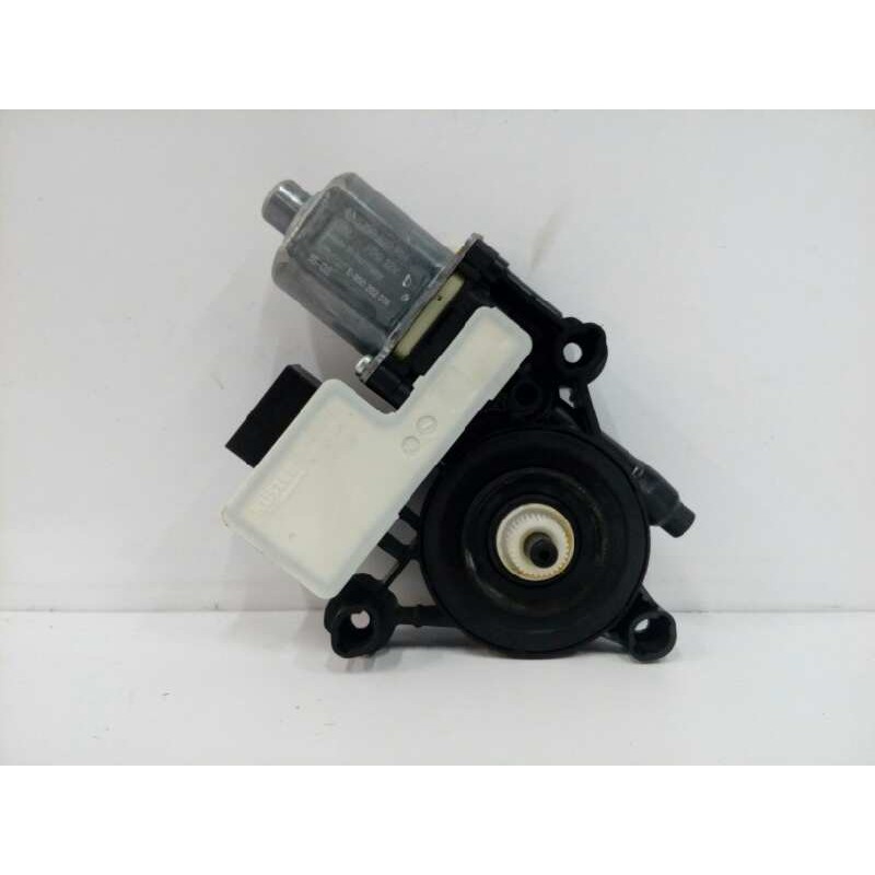 MOTOR ELEVALUNAS TRASERO DERECHO
