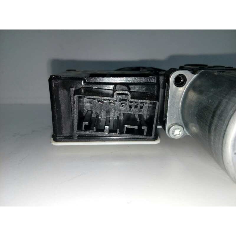 MOTOR ELEVALUNAS TRASERO DERECHO