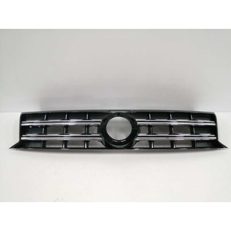 Recambio de rejilla delantera para volkswagen amarok comfortline doublecab 4motion referencia OEM IAM 2H6853651B  