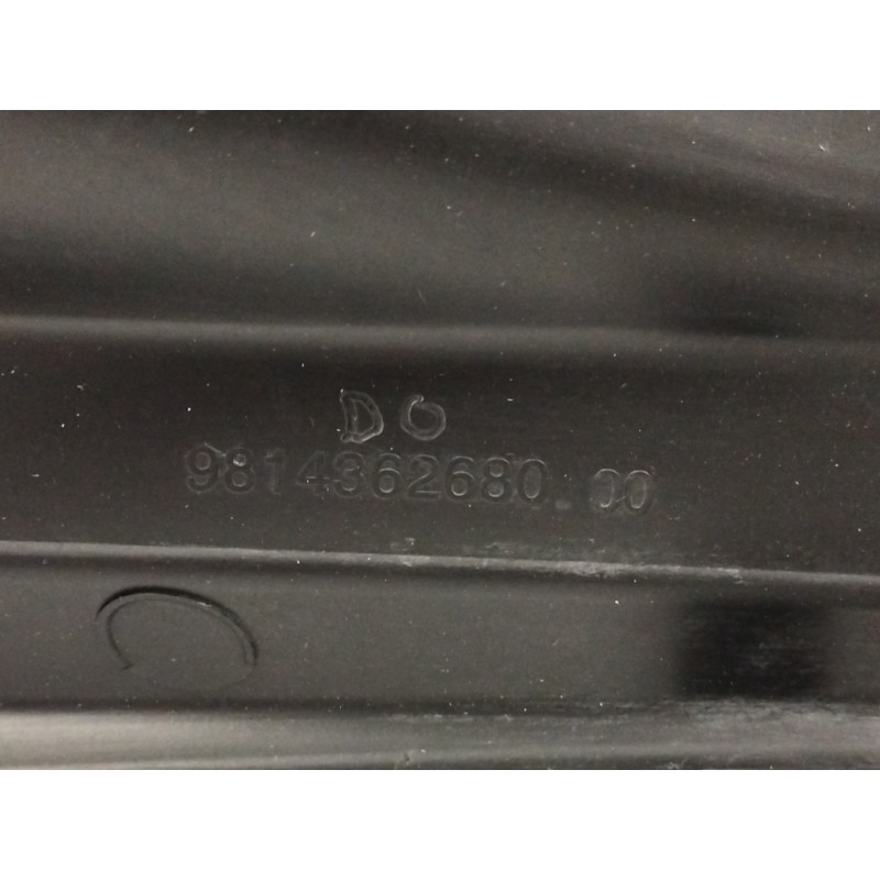 MOLDURAS DELANTERAS LADO IZQUIERDO