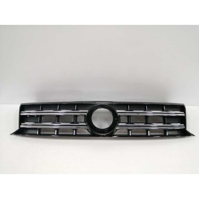 Recambio de rejilla delantera para volkswagen amarok comfortline doublecab 4motion referencia OEM IAM 2H6853651B  