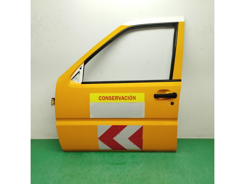 Recambio de puerta delantera izquierda para nissan terrano/terrano.ii (r20) 2.7 turbodiesel referencia OEM IAM  OBSERVAR FOTOS 