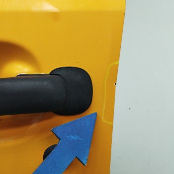 Recambio de puerta delantera izquierda para nissan terrano/terrano.ii (r20) 2.7 turbodiesel referencia OEM IAM  OBSERVAR FOTOS 