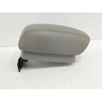 Recambio de apoyabrazos central para kia carens iii monospace (un) 2.0 crdi 140 referencia OEM IAM 846601D1005U  