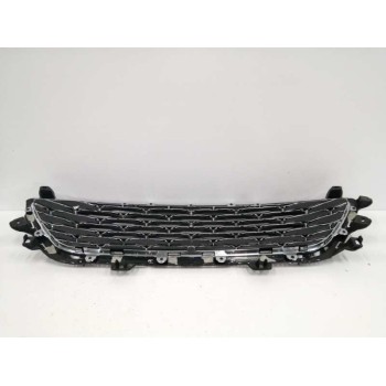 Recambio de rejilla delantera para ford kuga (cbs) referencia OEM IAM LV4B8150D CROMADO 