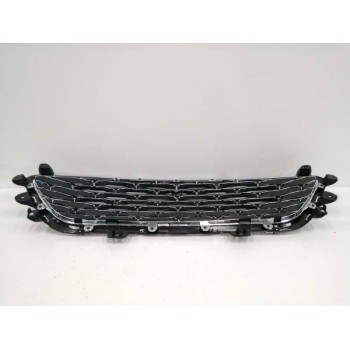 Recambio de rejilla delantera para ford kuga (cbs) referencia OEM IAM LV4B8150U CROMADO 