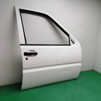 Recambio de puerta delantera derecha para nissan terrano/terrano.ii (r20) 2.7 turbodiesel referencia OEM IAM   
