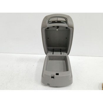 Recambio de apoyabrazos central para kia carens iii monospace (un) 2.0 crdi 140 referencia OEM IAM 846601D1005U  