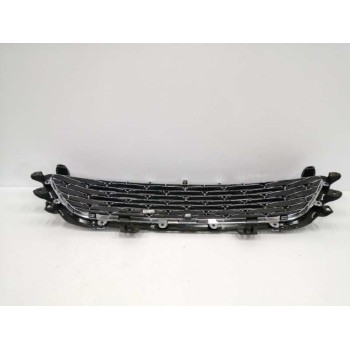 Recambio de rejilla delantera para ford kuga (cbs) referencia OEM IAM LV4B8150U CROMADO 