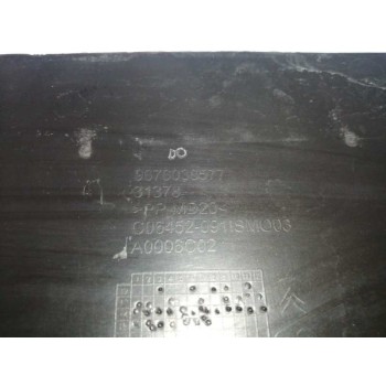 Recambio de moldura para citroën c4 picasso ii 1.6 bluehdi 120 referencia OEM IAM 9676038577 SUPERIOR DE PARAGOLPES 