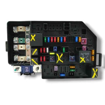 CAJA RELES / FUSIBLES 