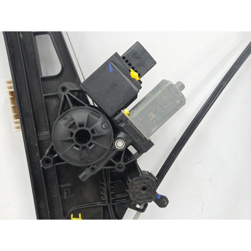 ELEVALUNAS DELANTERO IZQUIERDO 0130824403