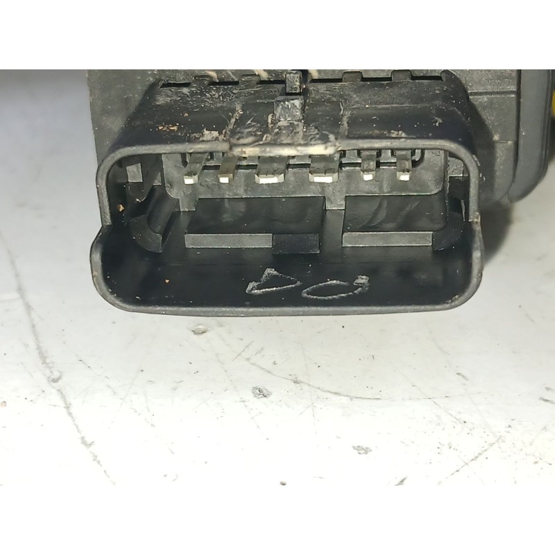 ELEVALUNAS DELANTERO IZQUIERDO 0130824403