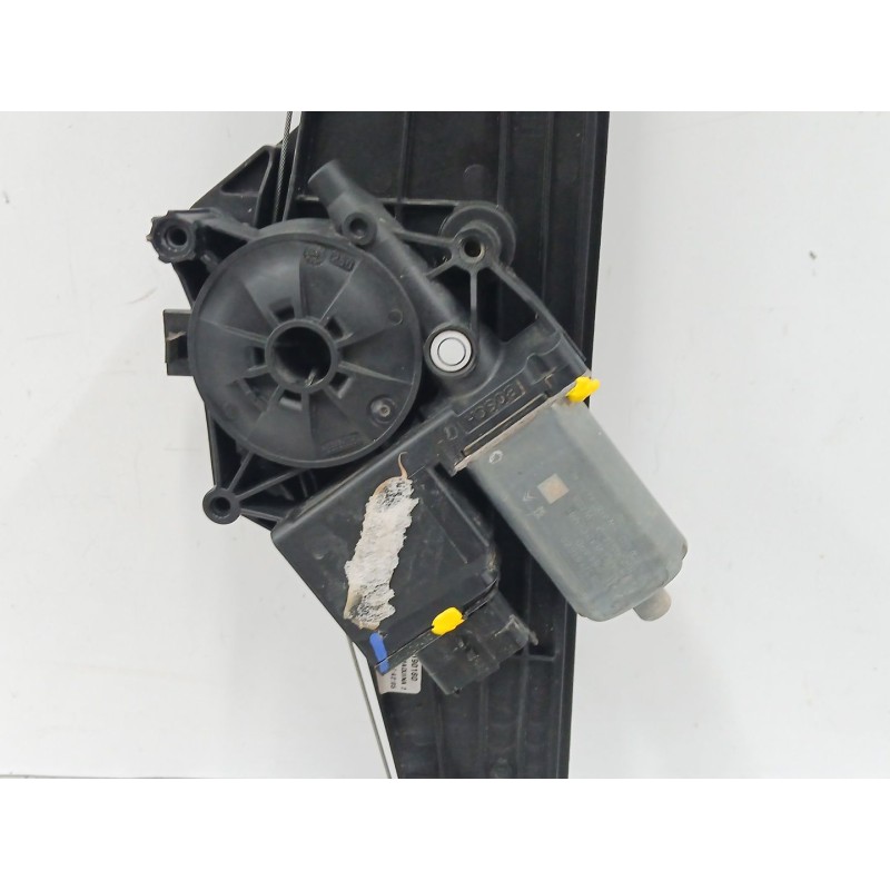 ELEVALUNAS TRASERO DERECHO 9837784680