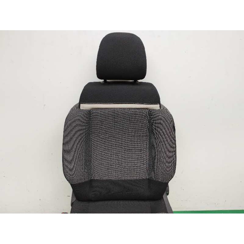 ASIENTO DELANTERO IZQUIERDO