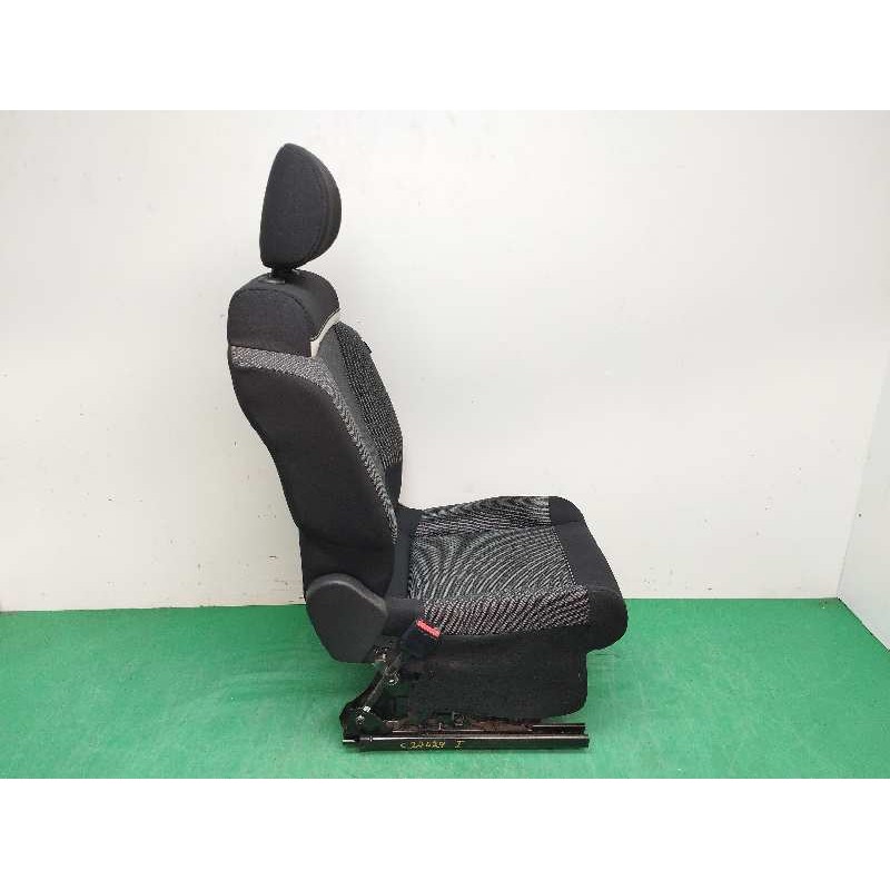 ASIENTO DELANTERO IZQUIERDO