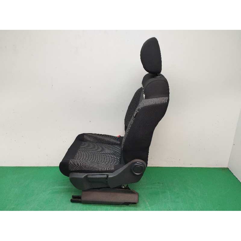 ASIENTO DELANTERO IZQUIERDO