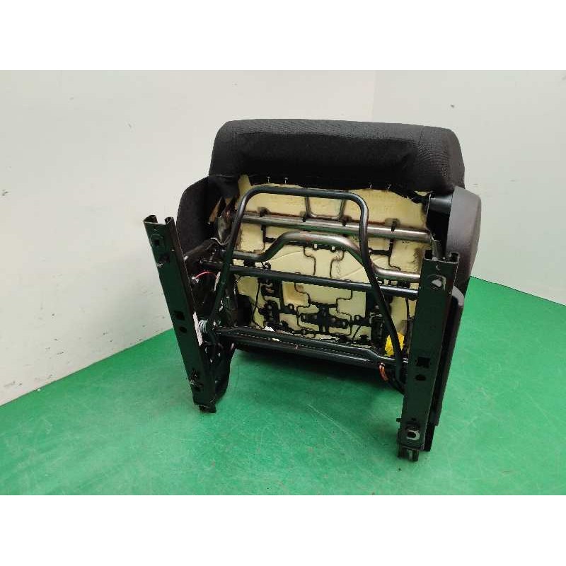 ASIENTO DELANTERO IZQUIERDO