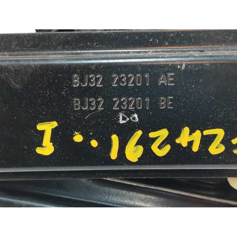 ELEVALUNAS DELANTERO IZQUIERDO