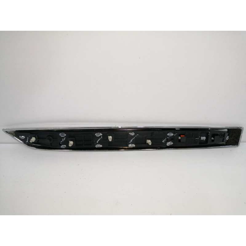 MOLDURA LATERAL DERECHA