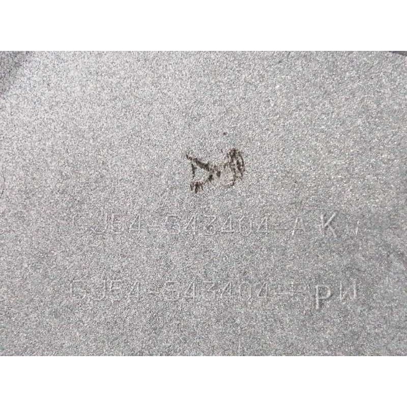 MOLDURA TRASERA PORTON BLANCO