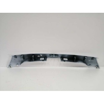 Recambio de moldura para ford kuga (cbs) referencia OEM IAM GJ54S43404A TRASERA PORTON BLANCO