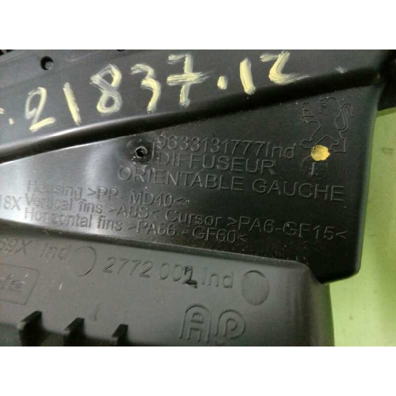 REJILLA AIREADORA LADO IZQUIERDO