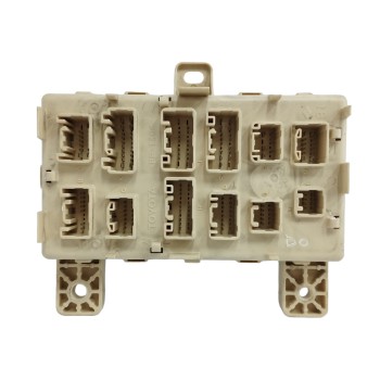 CAJA RELES / FUSIBLES 