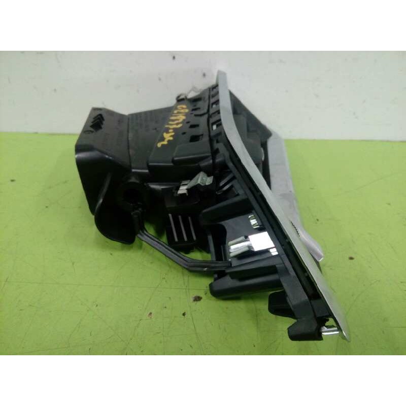 REJILLA AIREADORA LADO DERECHO