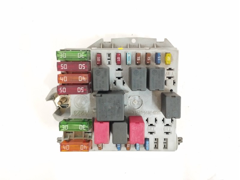 Recambio de caja reles / fusibles para alfa romeo 147 (190) 1.6 16v cat referencia OEM IAM 51742419  