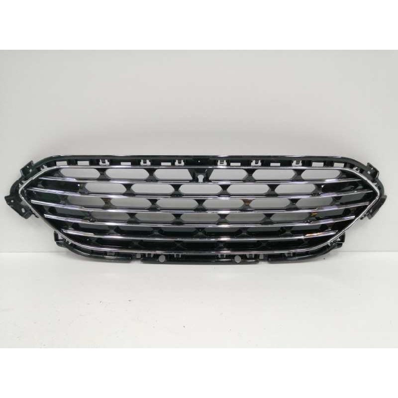 Recambio de rejilla delantera para ford kuga (cbs) referencia OEM IAM LV4B8150D CROMADO 