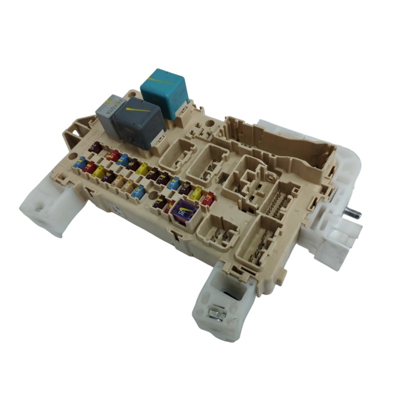 CAJA RELES / FUSIBLES