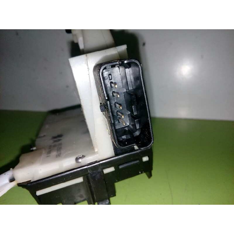 CERRADURA PUERTA DELANTERA DERECHA