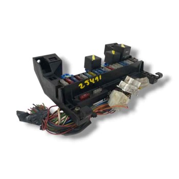 Recambio de caja reles / fusibles para nissan cabstar 01.04  3.0 diesel referencia OEM IAM   