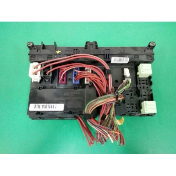 CAJA RELES / FUSIBLES 8378107 