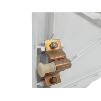 Recambio de molduras delanteras para mercedes-benz mb 100 d caja cerrada / combi 2.4 diesel referencia OEM IAM 6317500402  