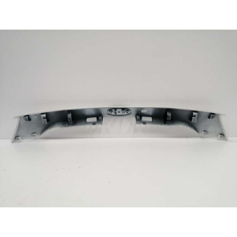 MOLDURA TRASERA PORTON BLANCO PERLA