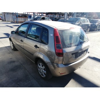 ford fiesta (cbk) del año 2004