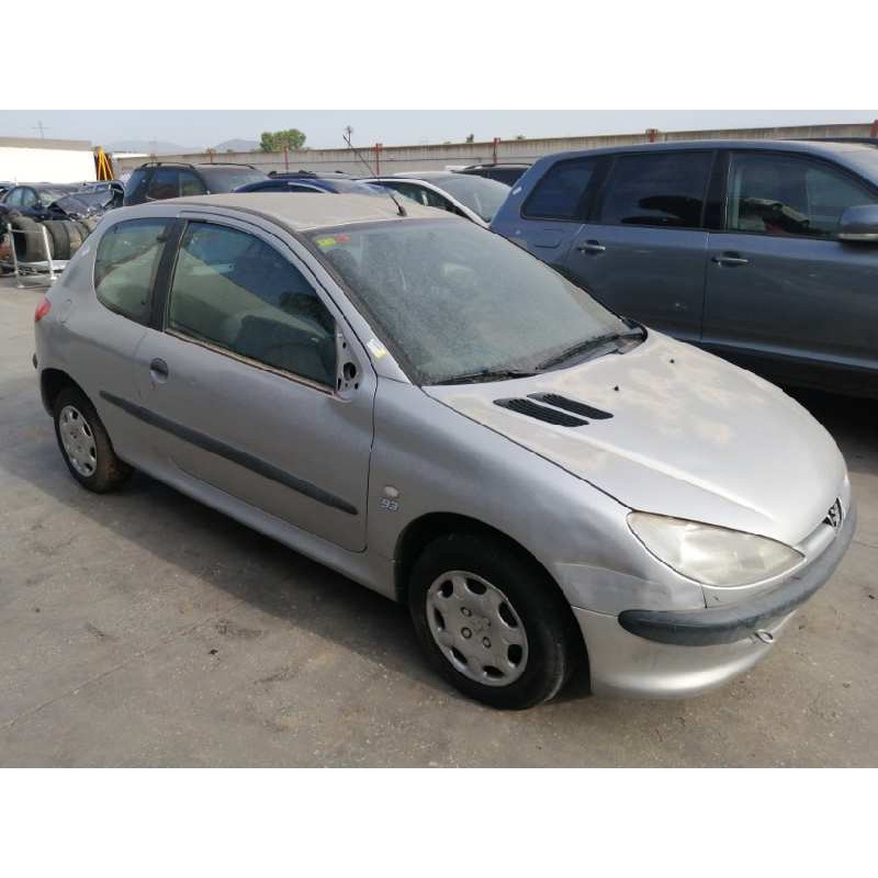 peugeot 206 berlina del año 2000