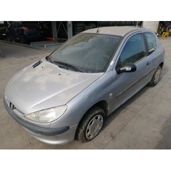 peugeot 206 berlina del año 2000