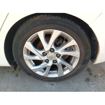 toyota auris (_e18_) del año 2017