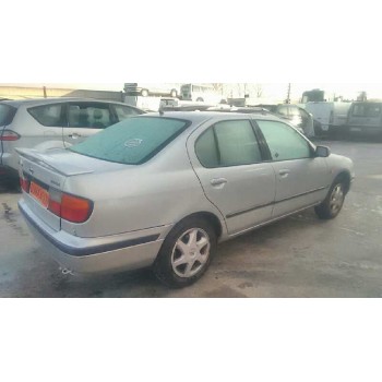 nissan primera berlina (p11) del año 1999