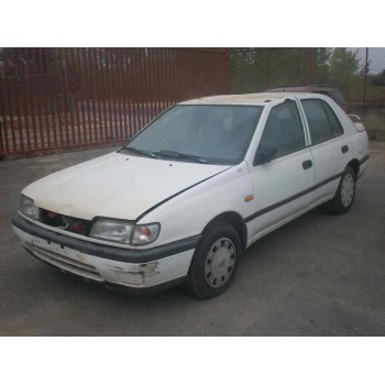 nissan sunny berlina (n14) del año 1990