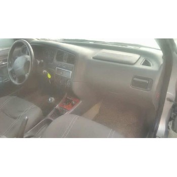 nissan primera berlina (p11) del año 1999