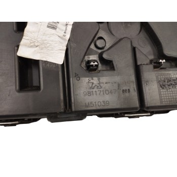 Recambio de rejilla delantera para peugeot expert furgón v 1.5 bluehdi 120 referencia OEM IAM 9811710477  