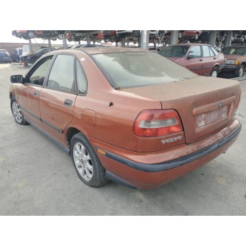 volvo s40 berlina del año 2000